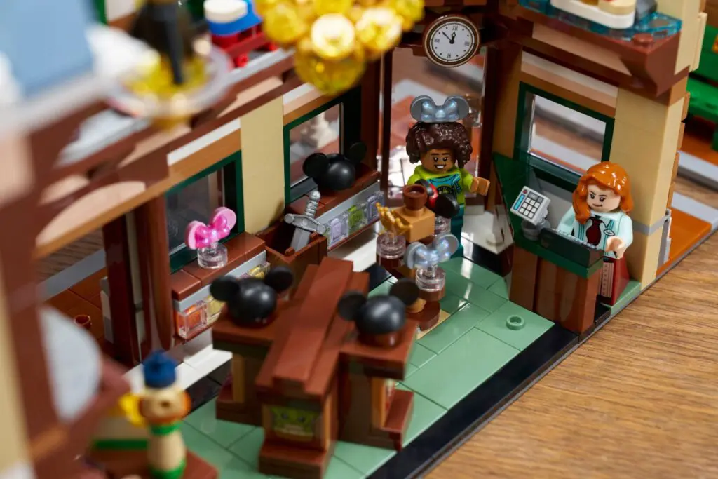 LEGO Disney Main Street, U.S.A. - view 9