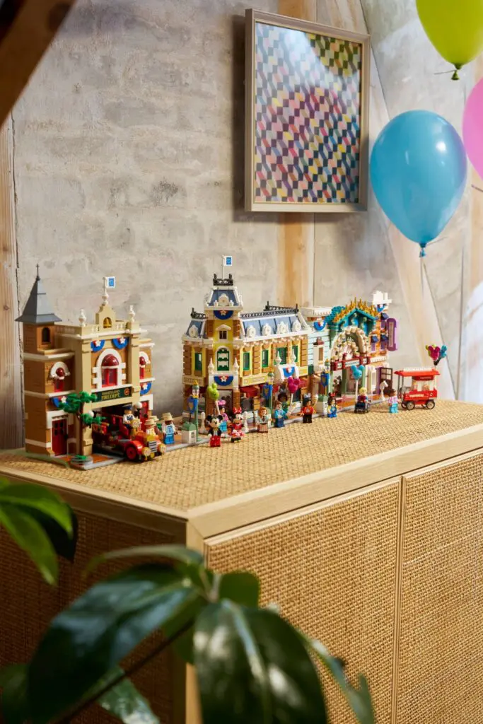 LEGO Disney Main Street, U.S.A. - view 16