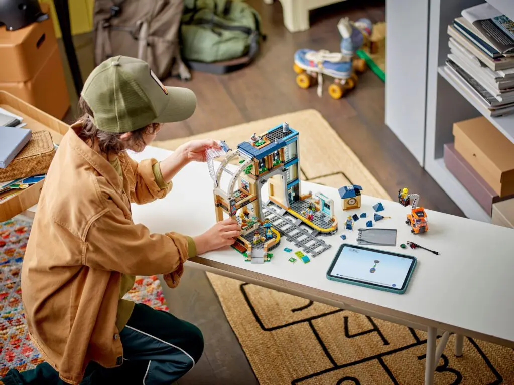 LEGO City Central Train Station - view 4
