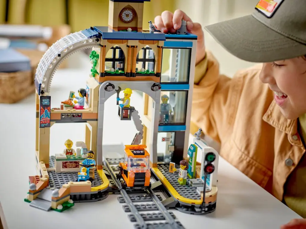 LEGO City Central Train Station - view 5
