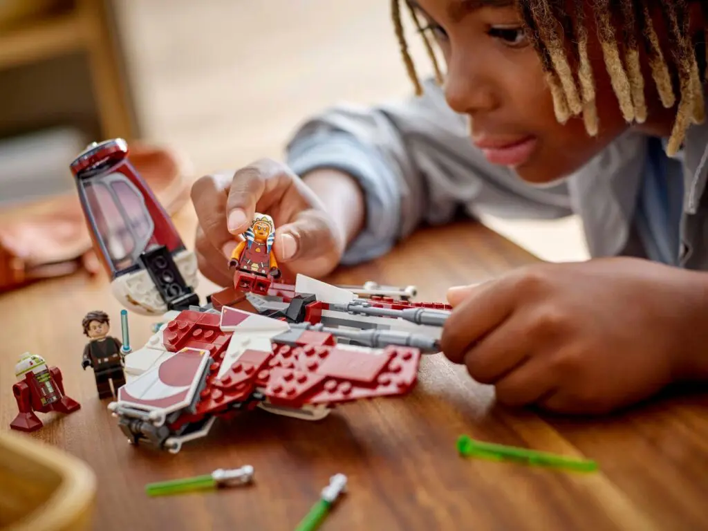 LEGO Star Wars Ahsoka's Jedi Interceptor - view 4