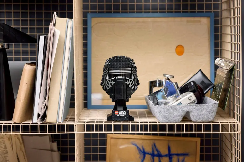 LEGO Star Wars Kylo Ren Helmet - view 5