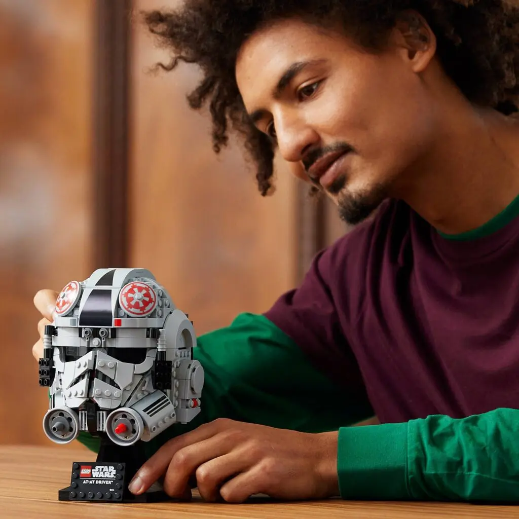 LEGO Star Wars AT-AT Driver Helmet - view 4