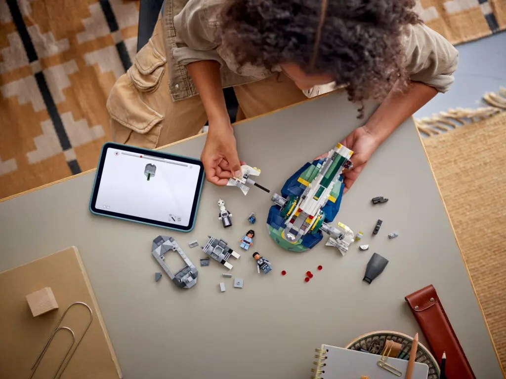 LEGO Star Wars Jango Fett's Starship - view 4