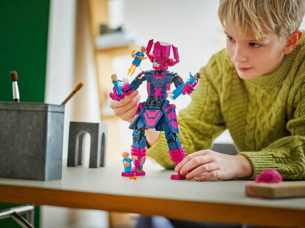 LEGO Marvel Super Heroes Fantastic Four vs. Galactus Construction Figure - view 6