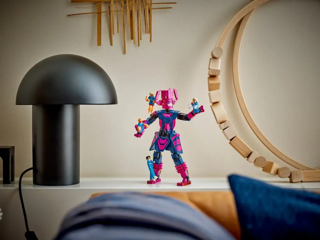 LEGO Marvel Super Heroes Fantastic Four vs. Galactus Construction Figure - view 7