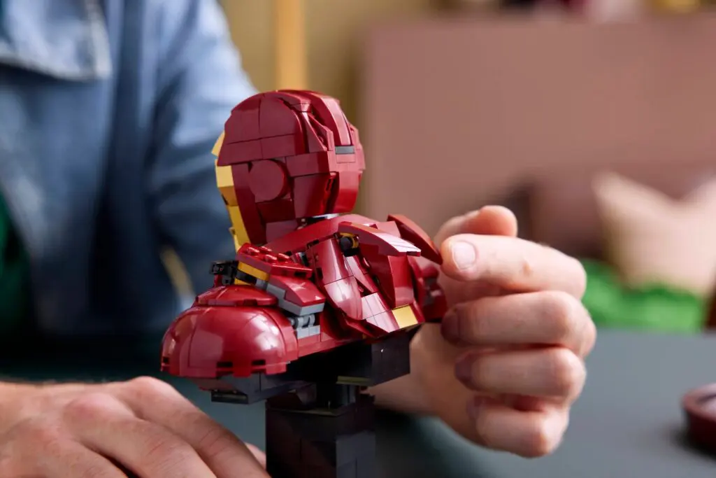 LEGO Marvel Super Heroes Iron Man MK4 Bust - view 6