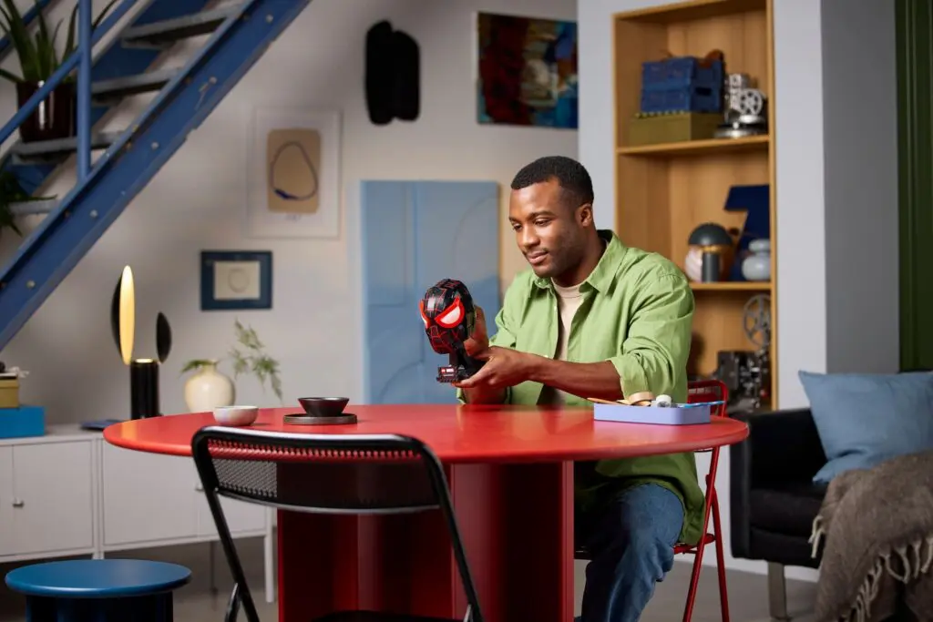 LEGO Marvel Super Heroes Miles Morales' Mask - view 6