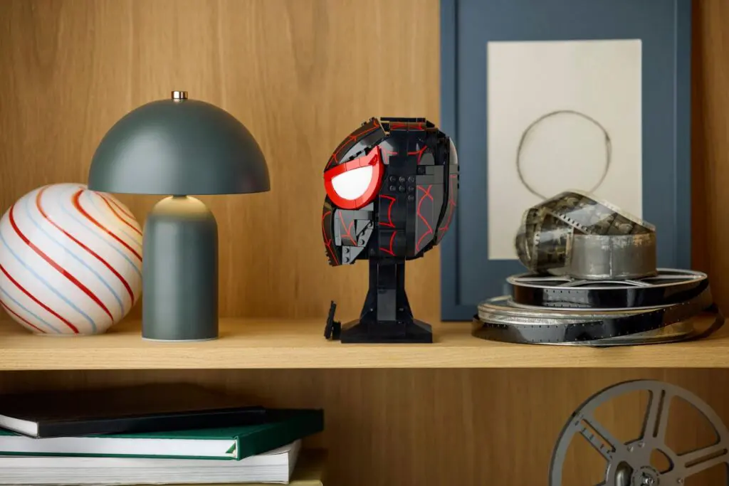 LEGO Marvel Super Heroes Miles Morales' Mask - view 9