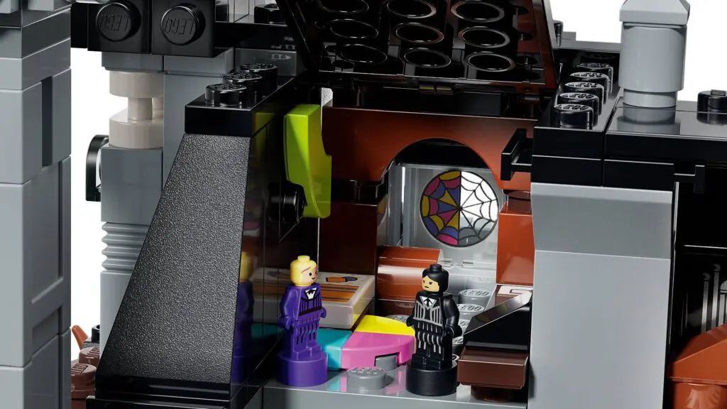 LEGO Wednesday Nevermore Academy - view 12