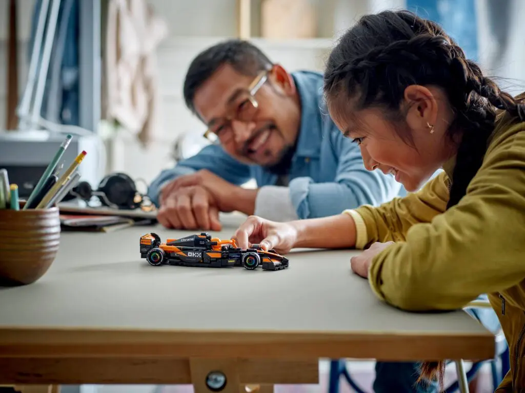 LEGO Speed Champions McLaren F1 Team MCL38 - view 6