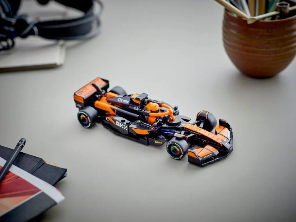 LEGO Speed Champions McLaren F1 Team MCL38 - view 7