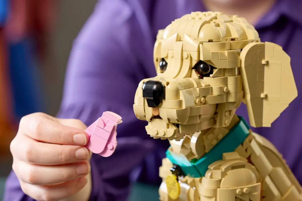 LEGO Icons Golden Retriever Puppy - view 6