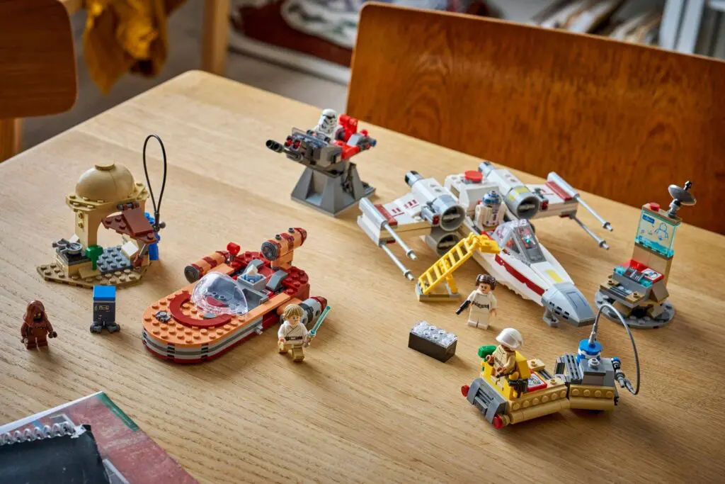 LEGO Star Wars Luke's Landspeeder - view 3