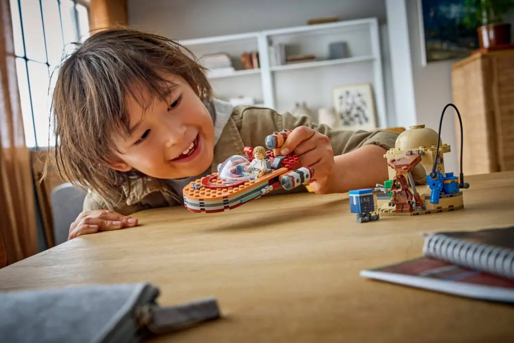 LEGO Star Wars Luke's Landspeeder - view 6