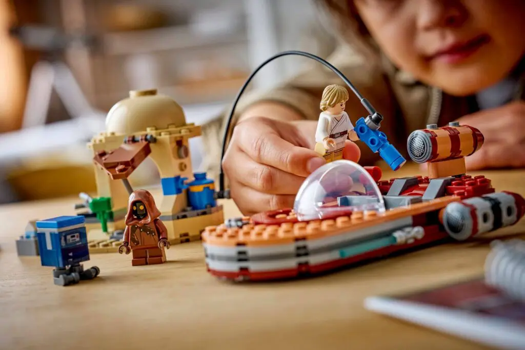 LEGO Star Wars Luke's Landspeeder - view 7