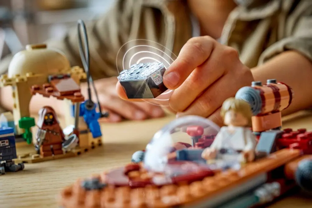 LEGO Star Wars Luke's Landspeeder - view 8