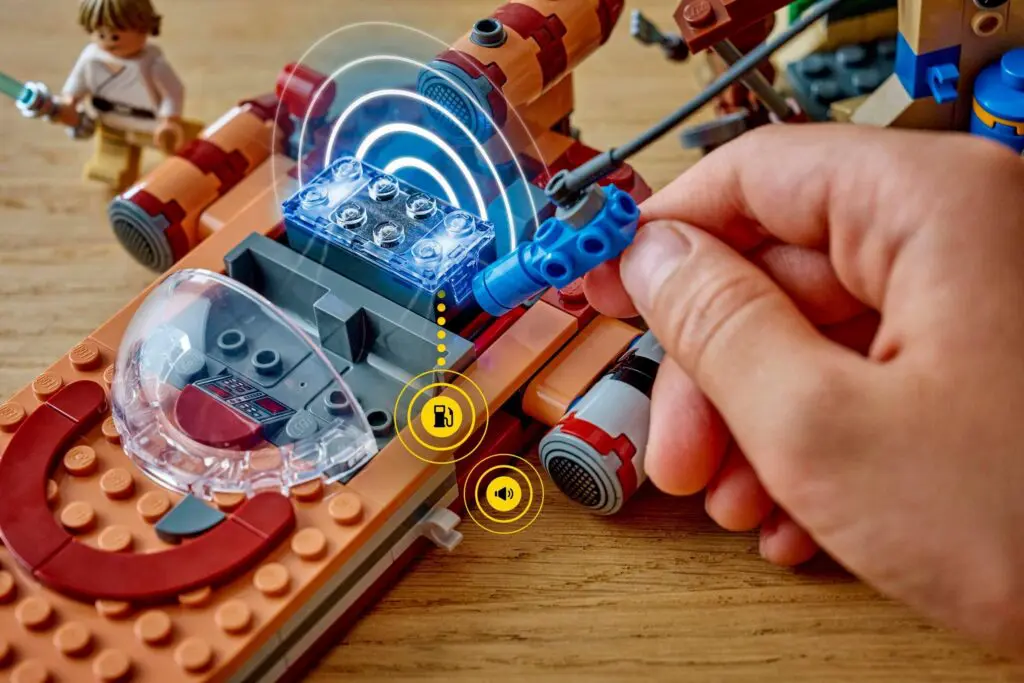 LEGO Star Wars Luke's Landspeeder - view 9