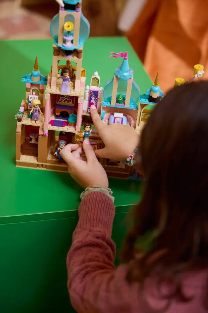 LEGO Disney Rapunzel's Castle - view 7