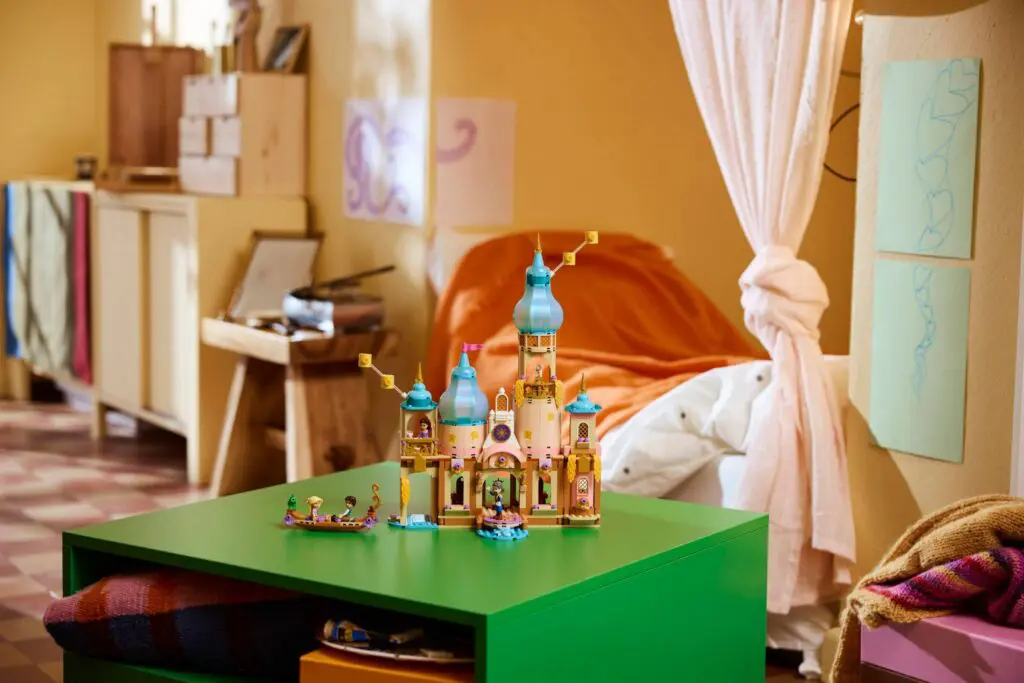 LEGO Disney Rapunzel's Castle - view 9