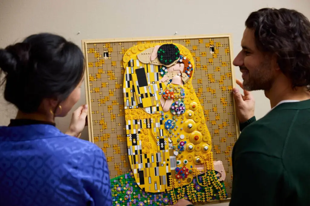 LEGO Art Gustav Klimt - The Kiss - view 8