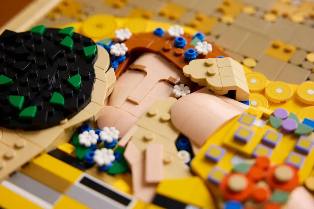 LEGO Art Gustav Klimt - The Kiss - view 12